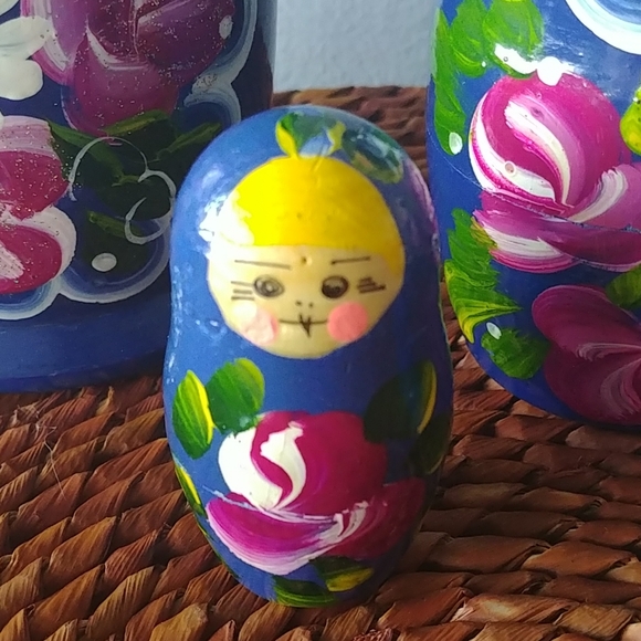 Russian nesting Matryoshka wooden dolls - Picture 5 of 8